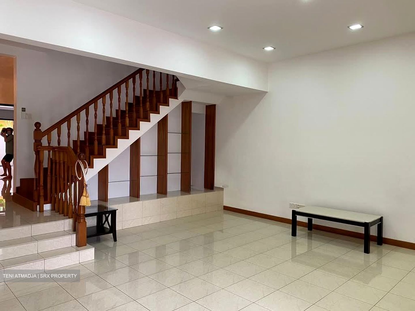 Kew Place (D16), Terrace #571136661